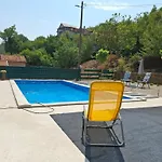 Zora S Bazenom Sa Slanom Vodom - Nova Sezona! Mostar