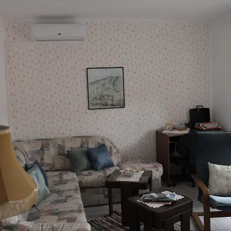 Zora S Bazenom Sa Slanom Vodom - Nova Sezona! Apartment Mostar