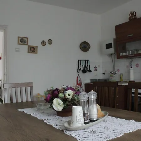 Zora S Bazenom Sa Slanom Vodom - Nova Sezona! *