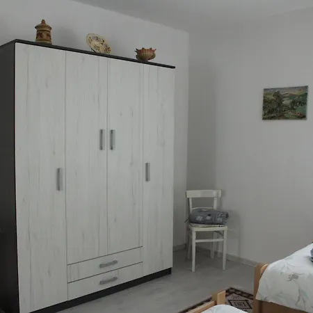 Zora S Bazenom Sa Slanom Vodom - Nova Sezona! * Mostar