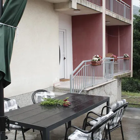 Zora S Bazenom Sa Slanom Vodom - Nova Sezona! Apartment