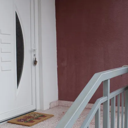 Zora S Bazenom Sa Slanom Vodom - Nova Sezona! *