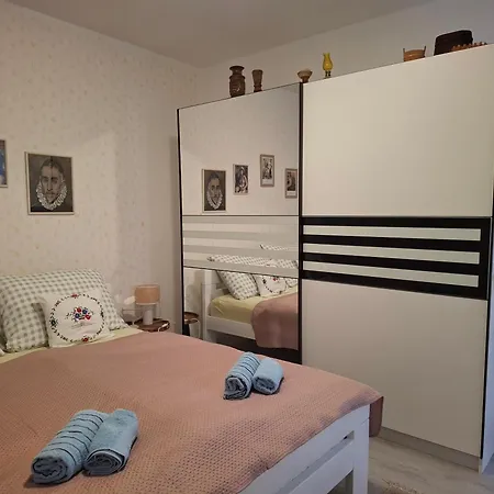 Zora S Bazenom Sa Slanom Vodom - Nova Sezona! Apartment