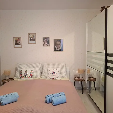 Zora S Bazenom Sa Slanom Vodom - Nova Sezona! شقة موستار