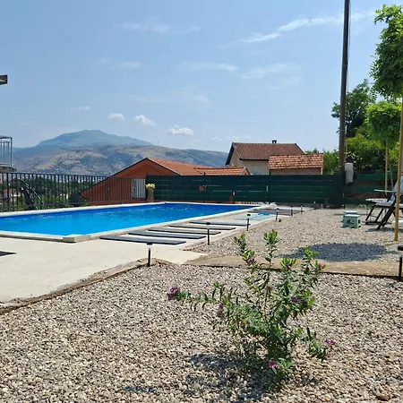 Zora S Bazenom Sa Slanom Vodom - Nova Sezona! * Mostar