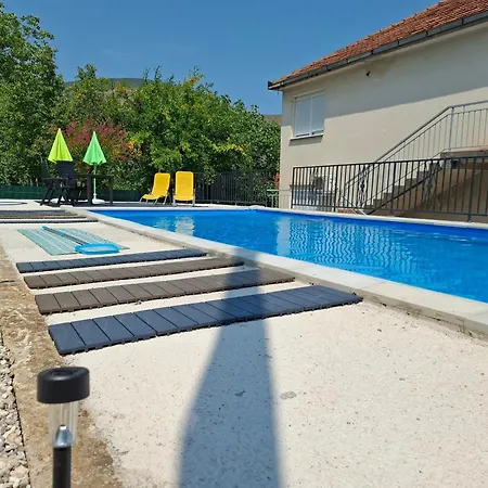 Zora S Bazenom Sa Slanom Vodom - Nova Sezona! Apartment *