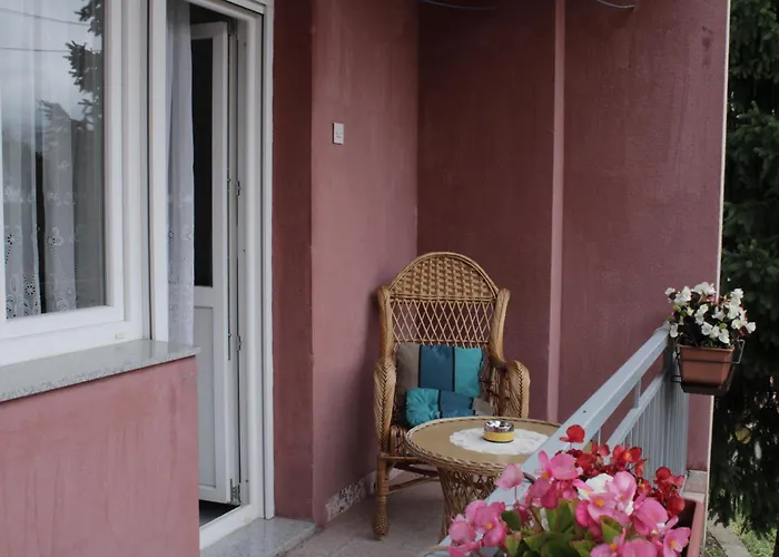 Zora S Bazenom Sa Slanom Vodom - Nova Sezona! * Mostar