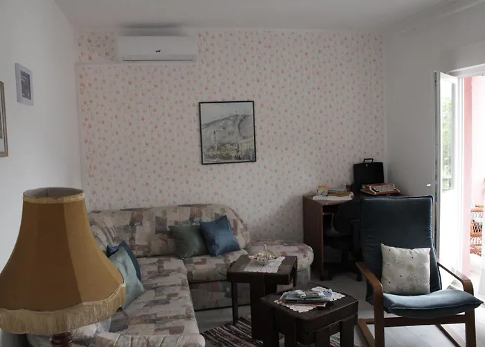 Zora S Bazenom Sa Slanom Vodom - Nova Sezona! Apartamento Mostar