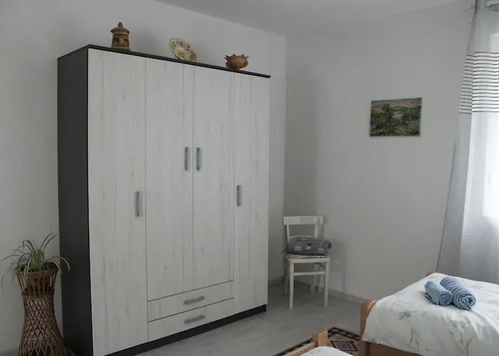 Zora S Bazenom Sa Slanom Vodom - Nova Sezona! * Mostar