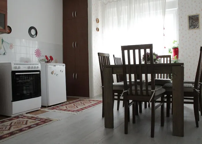 Apartamento Zora S Bazenom Sa Slanom Vodom - Nova Sezona! Mostar