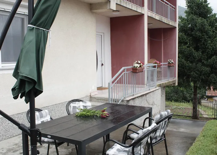 Zora S Bazenom Sa Slanom Vodom - Nova Sezona! Apartamento