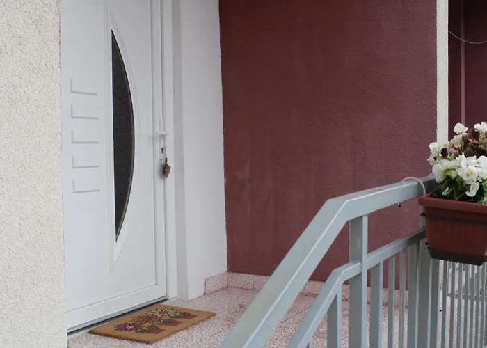 Zora S Bazenom Sa Slanom Vodom - Nova Sezona! *