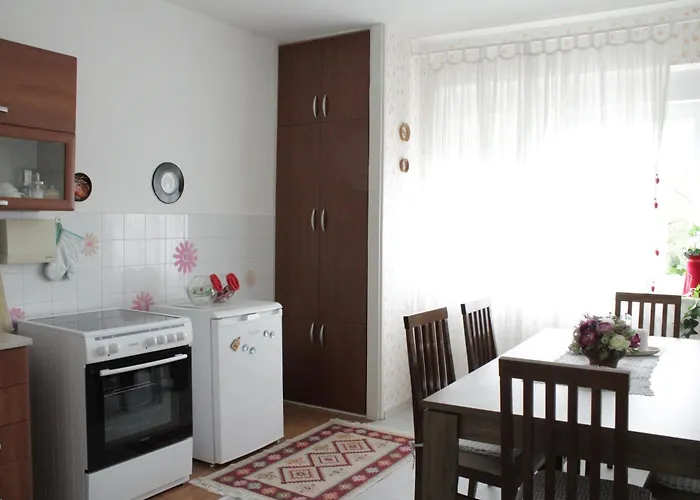 Zora S Bazenom Sa Slanom Vodom - Nova Sezona! Apartamento *