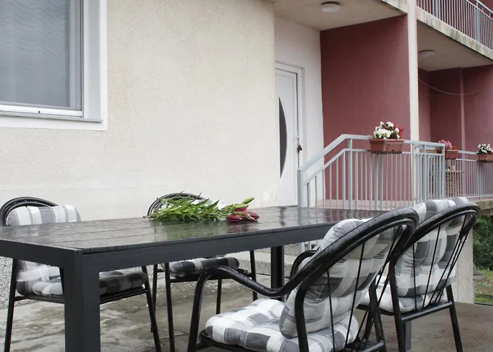 Zora S Bazenom Sa Slanom Vodom - Nova Sezona! Apartamento *