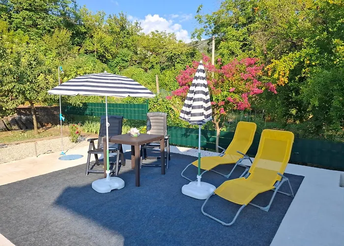 Zora S Bazenom Sa Slanom Vodom - Nova Sezona! * Mostar