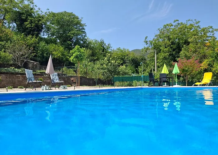 Apartamento Zora S Bazenom Sa Slanom Vodom - Nova Sezona! Mostar