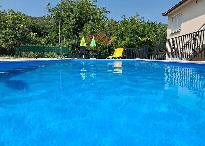 Zora S Bazenom Sa Slanom Vodom - Nova Sezona! *