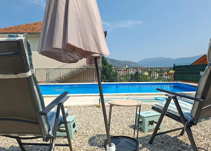 Zora S Bazenom Sa Slanom Vodom - Nova Sezona! Apartamento Mostar